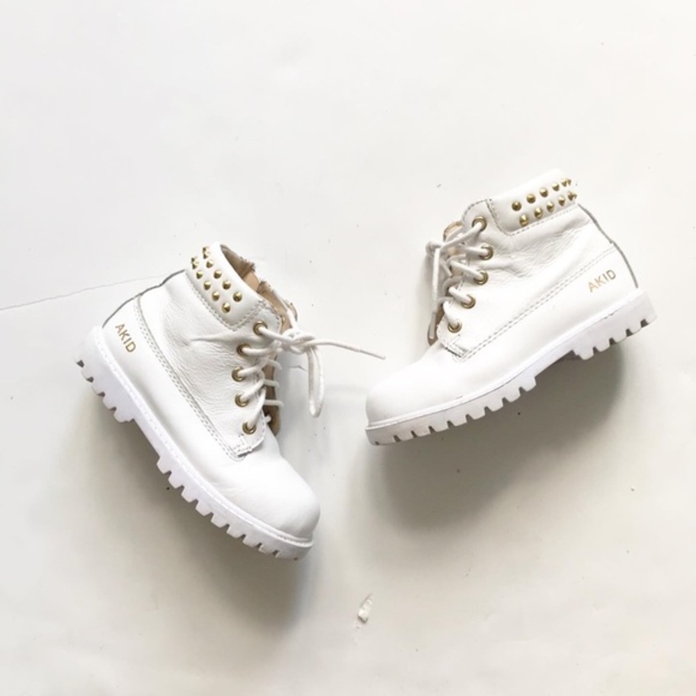 AKID white studded combat boots VGUC size 9